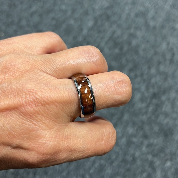 8MM ROSE WOOD INLAY TUNGSTEN WEDDING BAND - Picture 5 of 16